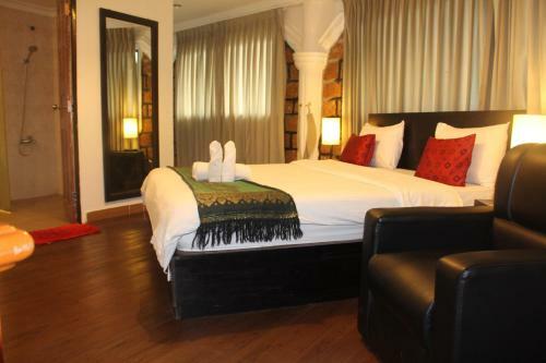River Star Hotel