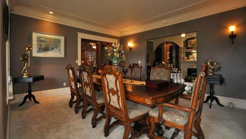 Creighton Manor Inn Bed & Breakfast