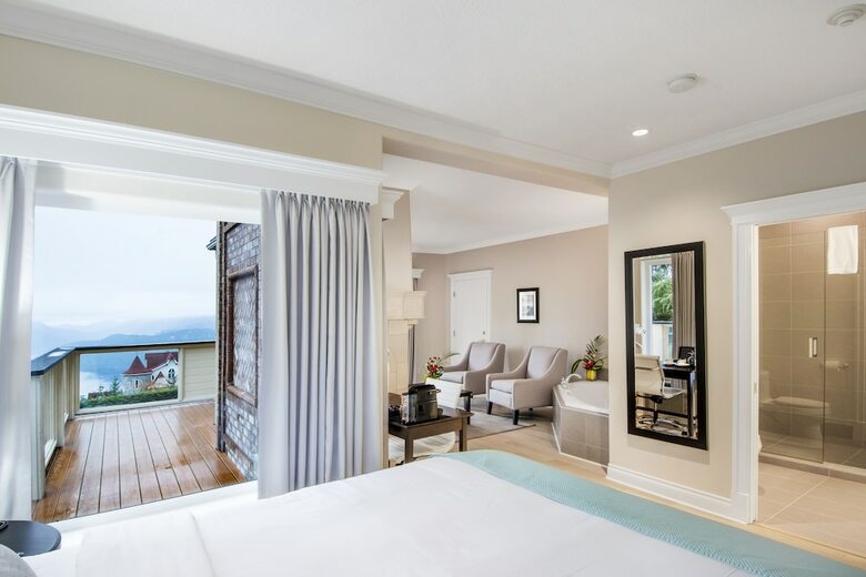 Hotel Villa Eyrie Resort