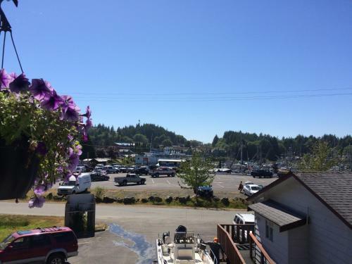 Motel Island West Resort