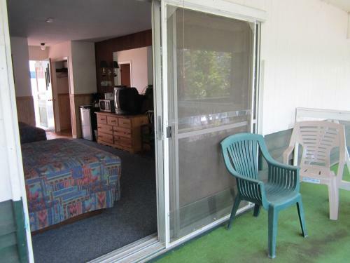 Lakeside Motel