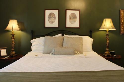 Hostal Luisa's Suite Retreat