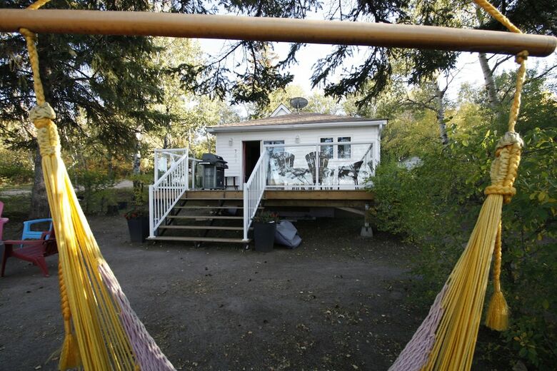 Lakefront Cottage In Manitou Beach