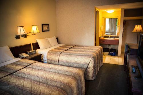 Langley Hwy Hotel