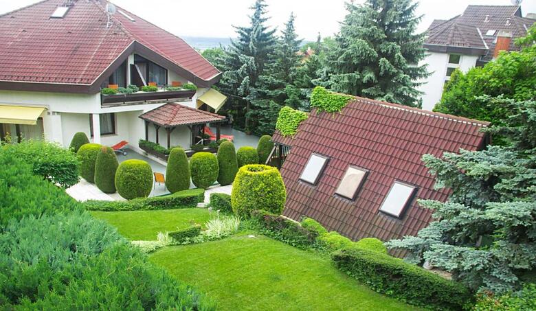 Hotel Moln�r