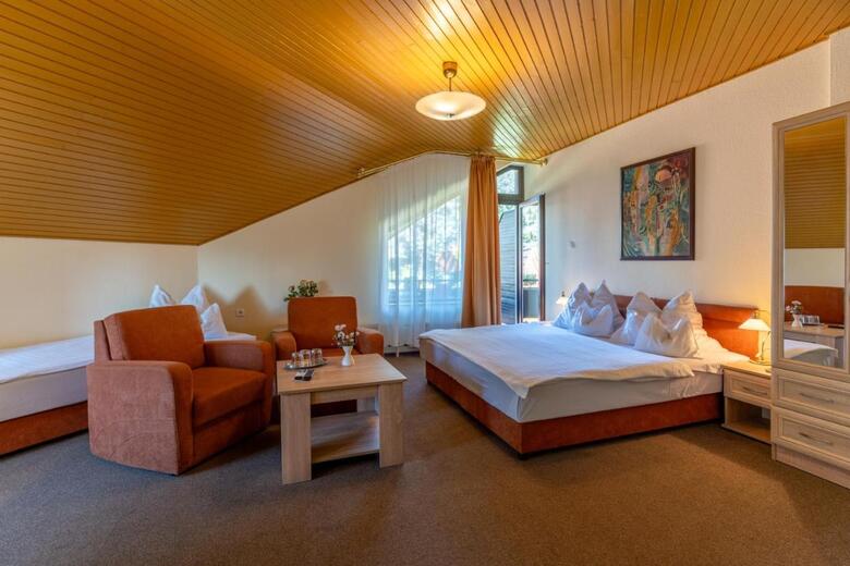 Hotel Moln�r