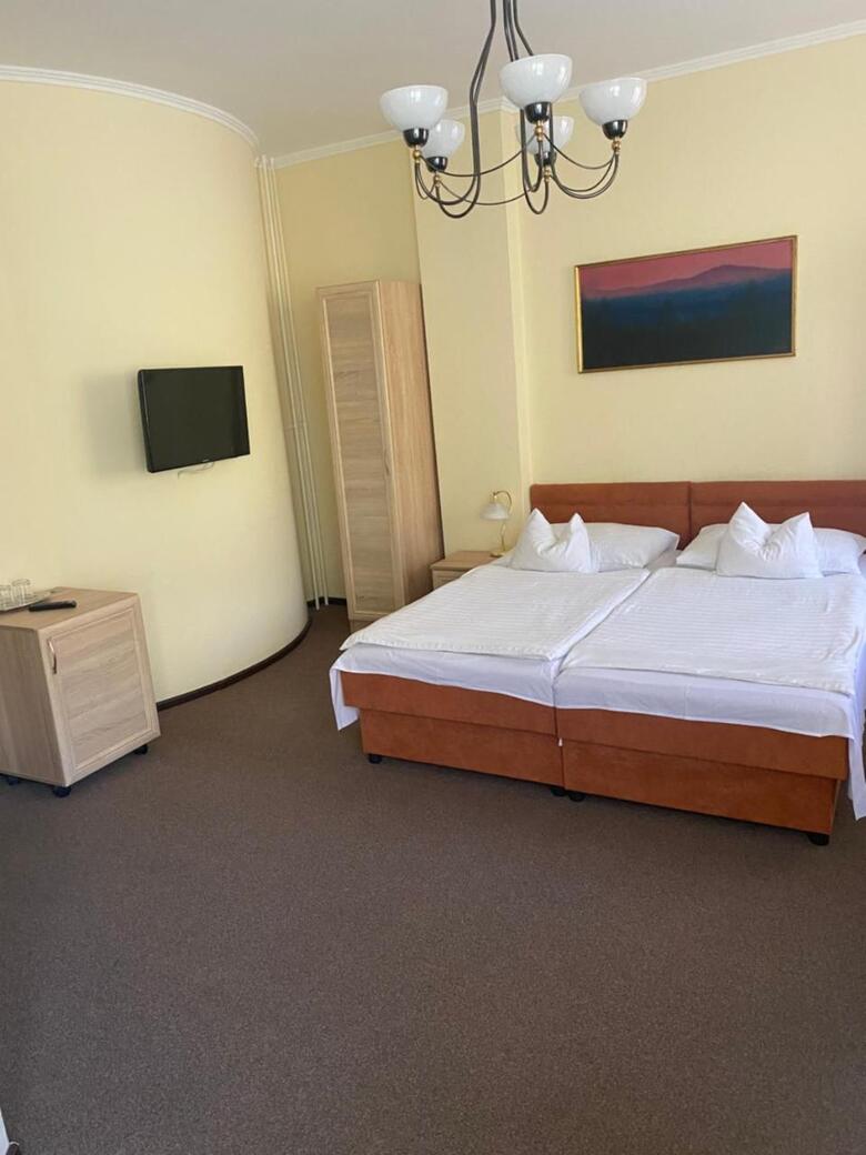 Hotel Moln�r