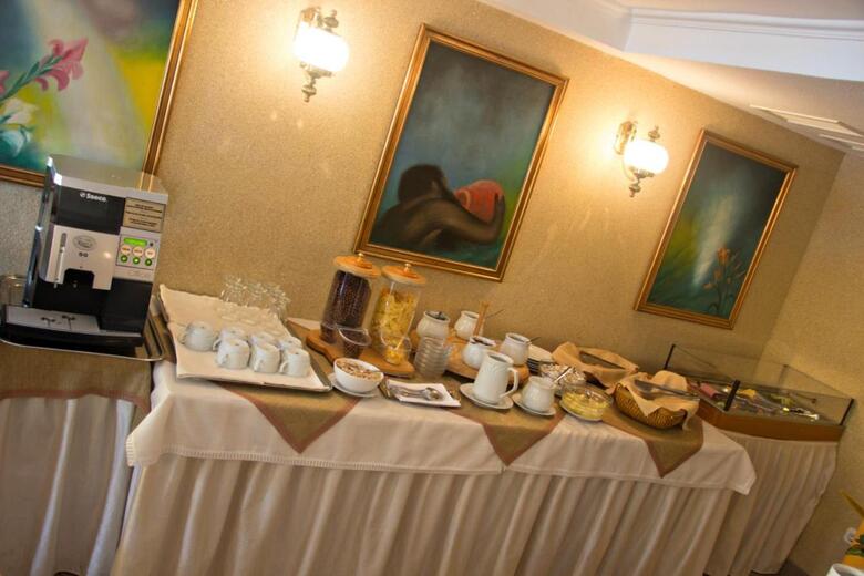 Hotel Moln�r