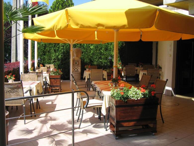 Hotel Moln�r