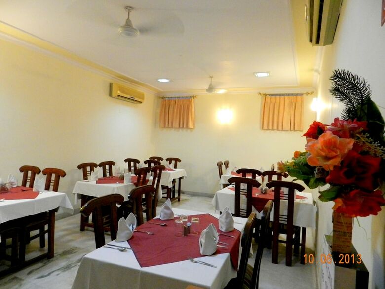 Hotel Tara Palace