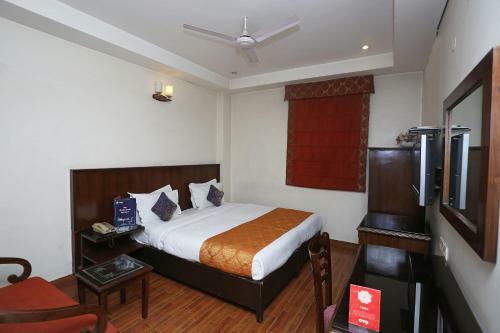 Hotel Clark Heights