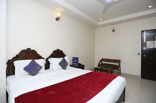 Hotel Clark Heights