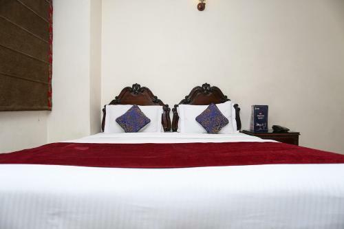 Hotel Clark Heights
