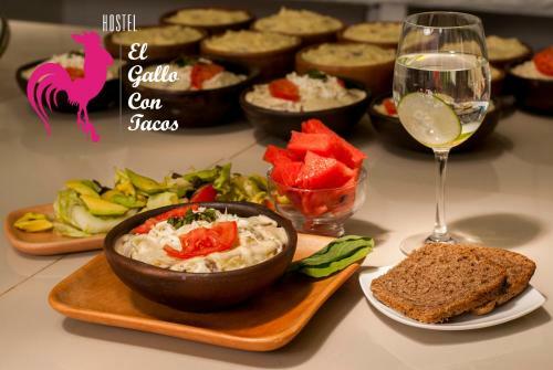 Albergue El Gallo Con Tacos