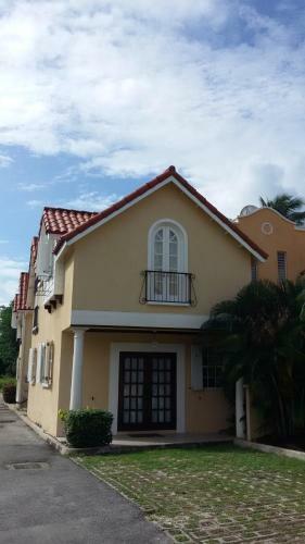 3 Springcourt Apartment