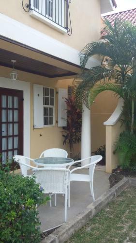 3 Springcourt Apartment