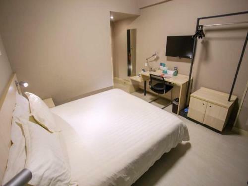 Hotel Jingjiang Inn Nanjing Mochou Lake