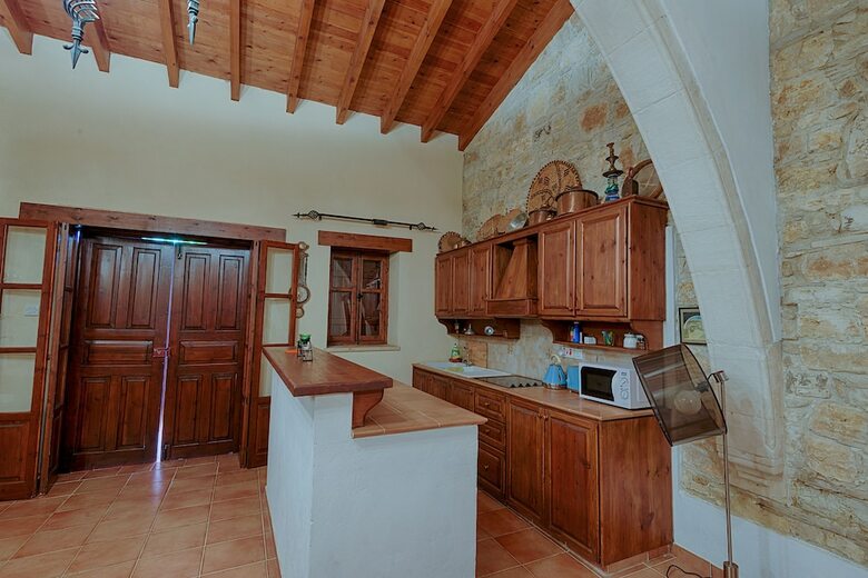 Hostal Komi Lofou Traditional House