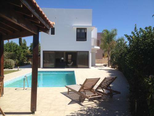Mazotos Hills Villa