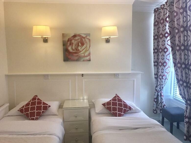 Dergvale Hotel