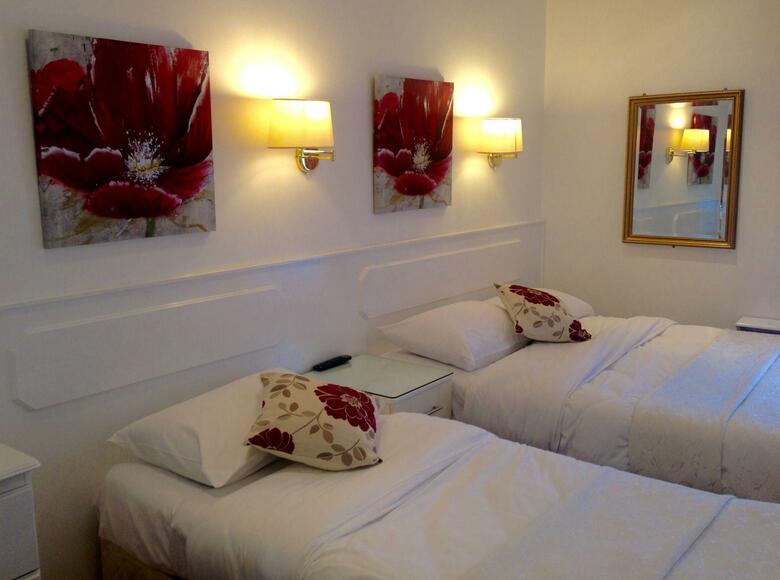 Dergvale Hotel
