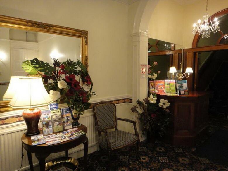 Dergvale Hotel