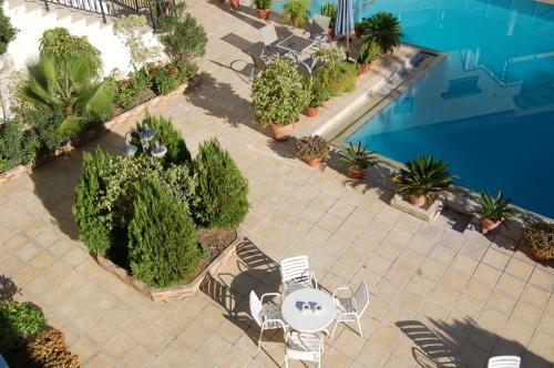 Nicos & Olympia Apartments