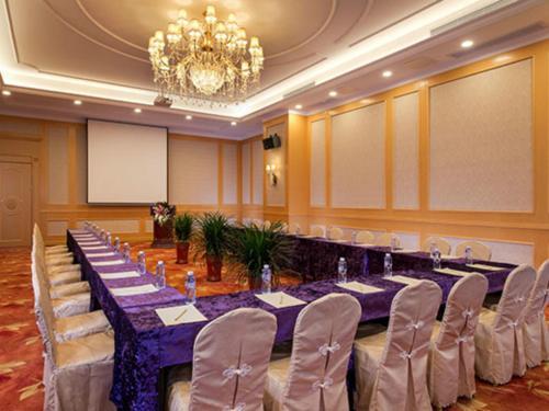 Vienna International Hotel Shenzhen Qianhai