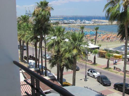 Krasas Beach Apartments
