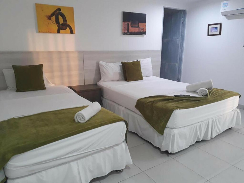 Mintaka Hotel + Lounge