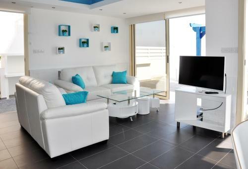 Villa Waves