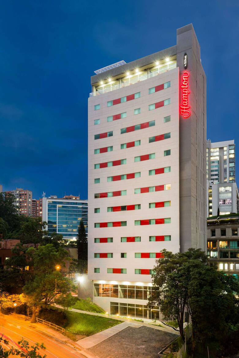 Hotel Hampton By Hilton Medellin
