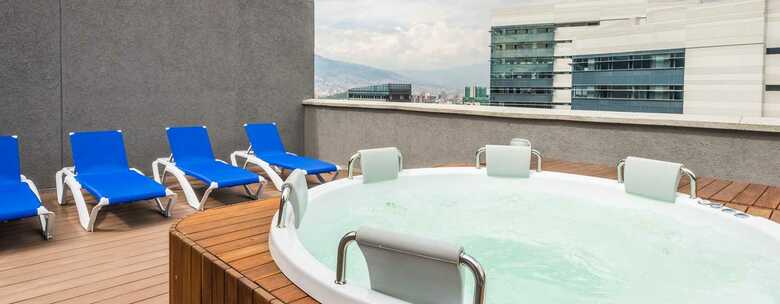 Hotel Hampton By Hilton Medellin