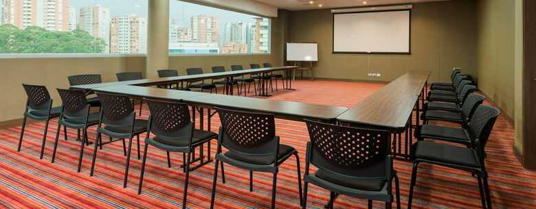 Hotel Hampton By Hilton Medellin