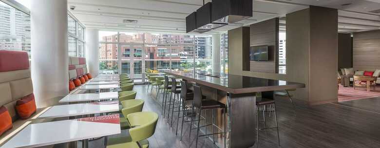 Hotel Hampton By Hilton Medellin