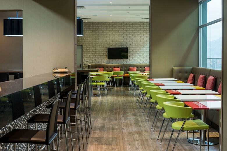 Hotel Hampton By Hilton Medellin
