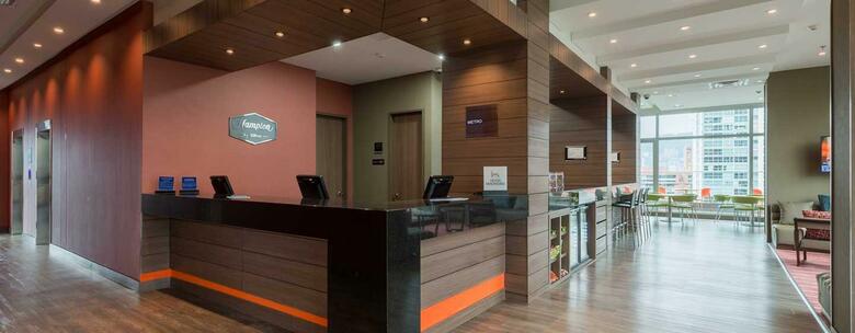 Hotel Hampton By Hilton Medellin