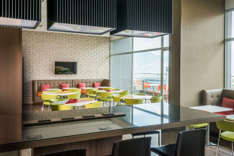 Hotel Hampton By Hilton Medellin