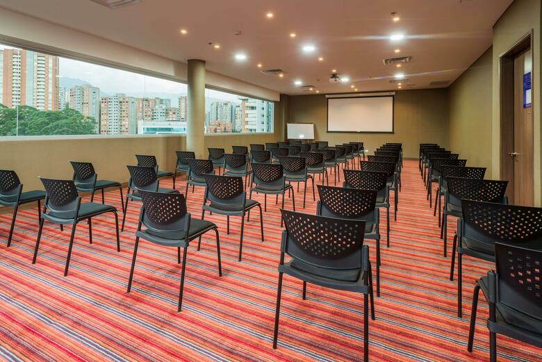 Hotel Hampton By Hilton Medellin