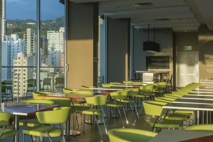 Hotel Hampton By Hilton Medellin