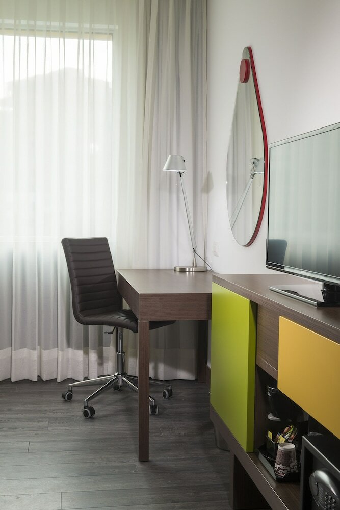 Hotel Hampton By Hilton Medellin