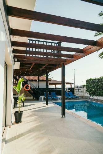 Zebrina Villas