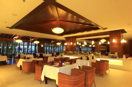 Sanya Jing Run Pearl Theme Hotel