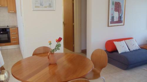 Adonis Apartments