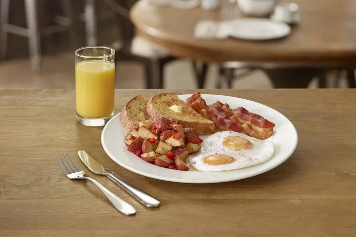 Hotel Four Points By Sheraton (clase)