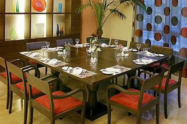 Hotel Four Points By Sheraton (clase)