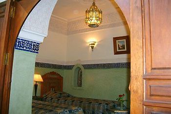 Albergue Riad Dar Al Kounouz