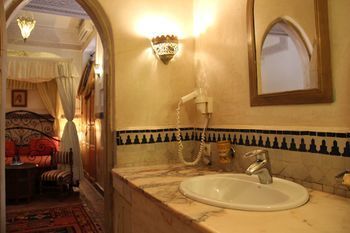 Albergue Riad Dar Al Kounouz