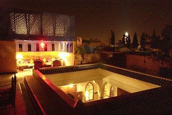 Albergue Riad Dar Al Kounouz