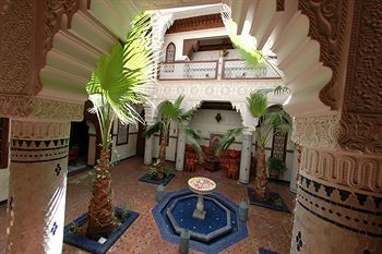 Albergue Riad Dar Al Kounouz